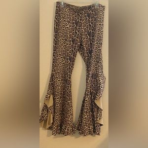 “Fashion Express” sz Xl elastic waist 100%polyester) slit and ruffled belled